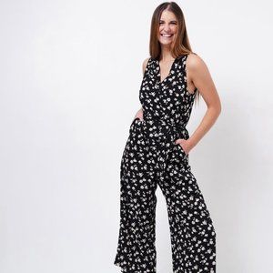 Meet your Posher, Joelie Bennett!